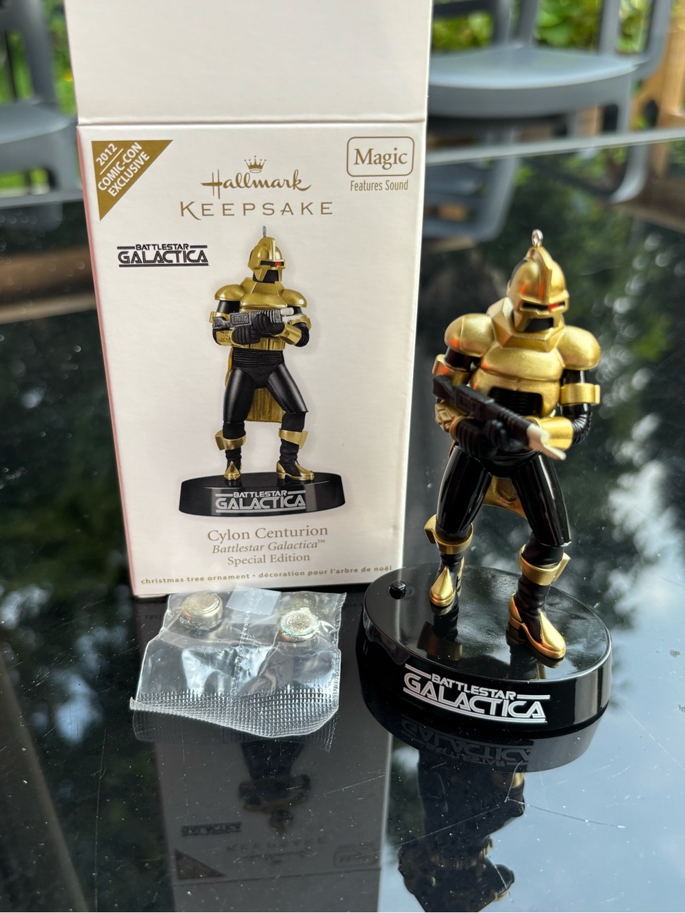 Hallmark 2012 Battlestar Galactica Cylon Centurion Exclusive Magic Ornament